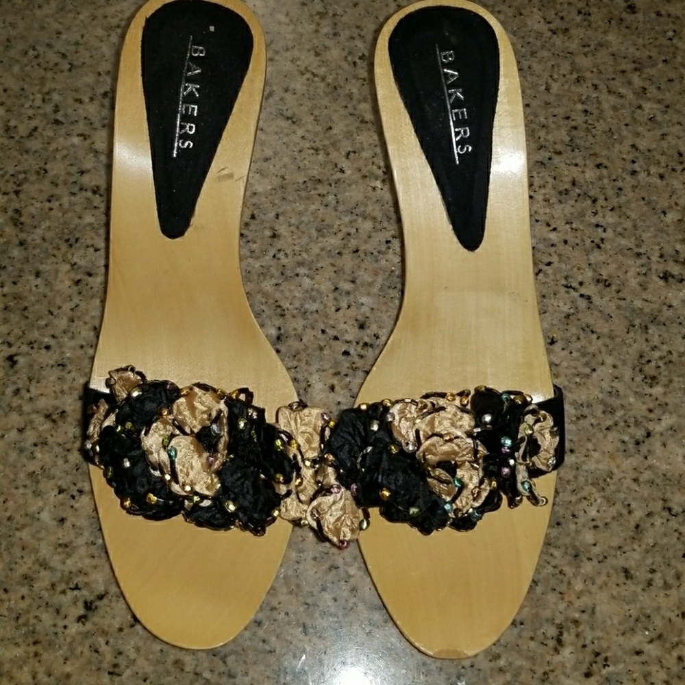 Black flower bouquet Heels